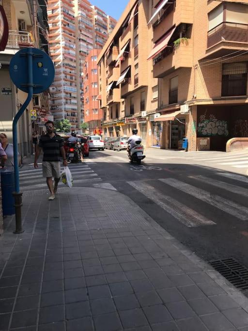 Apartamento Aitana.Esta A 2 Km De La Playa Andando Apartment อาลิกันเต ภายนอก รูปภาพ